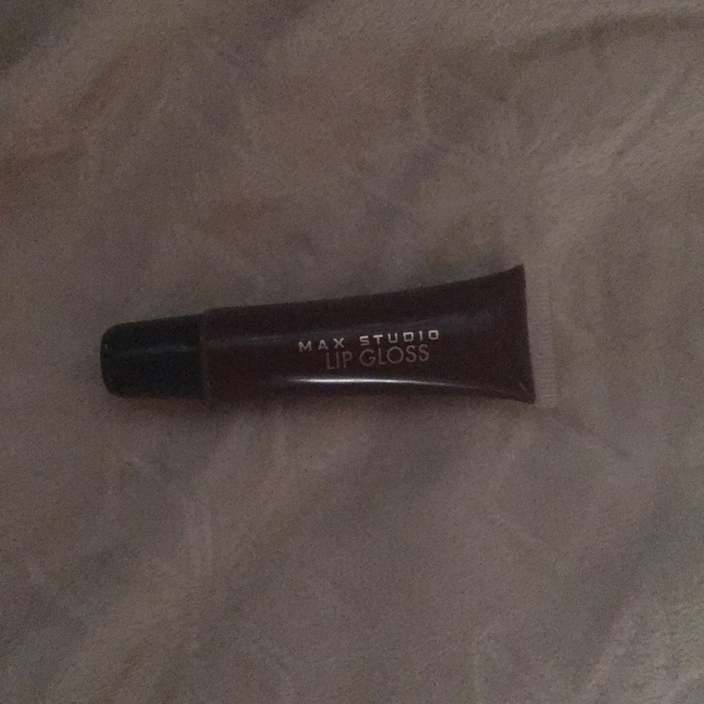 unused max studio lip gloss